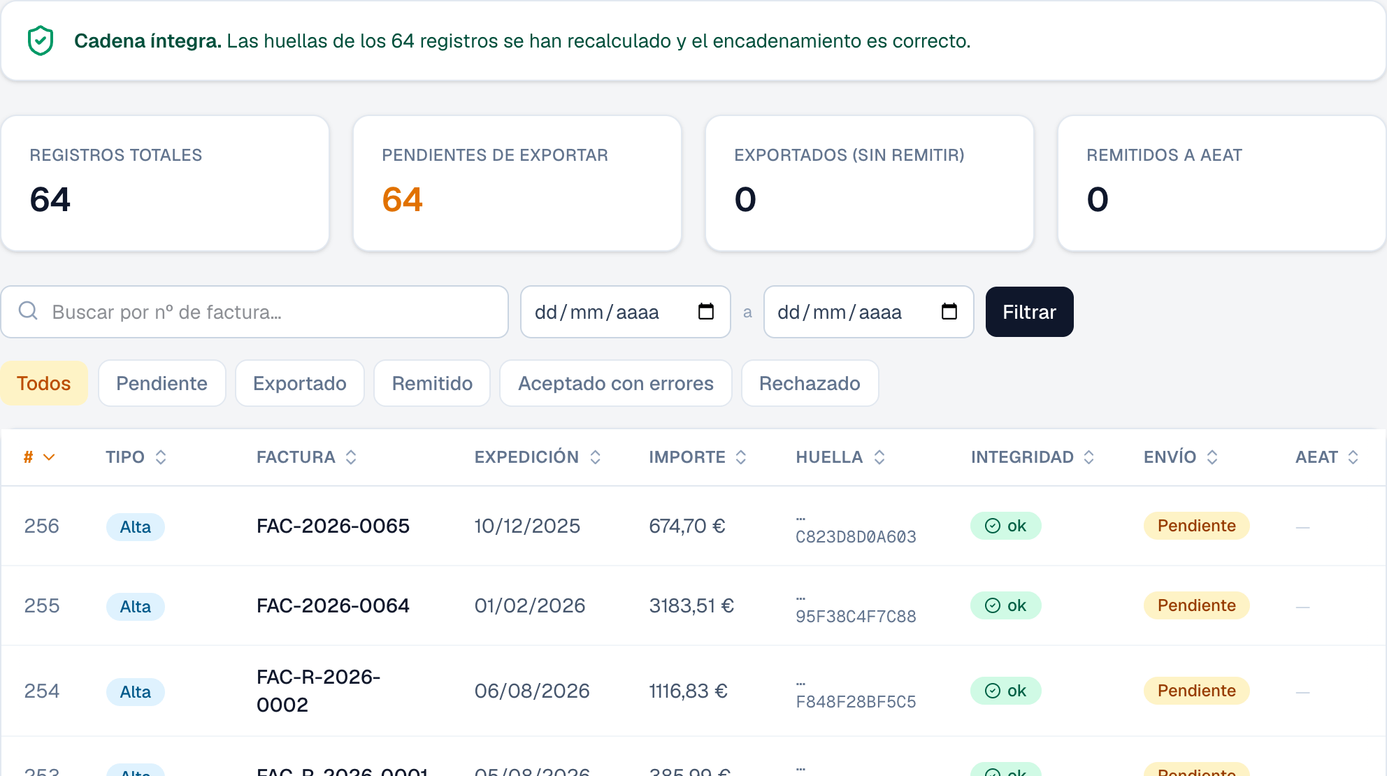 Pantalla de Verifactu en Thundrik con el aviso de cadena íntegra y el listado de registros con su huella y su estado de envío.